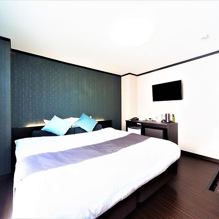 Hirakata Crystal Hotel Exterior photo