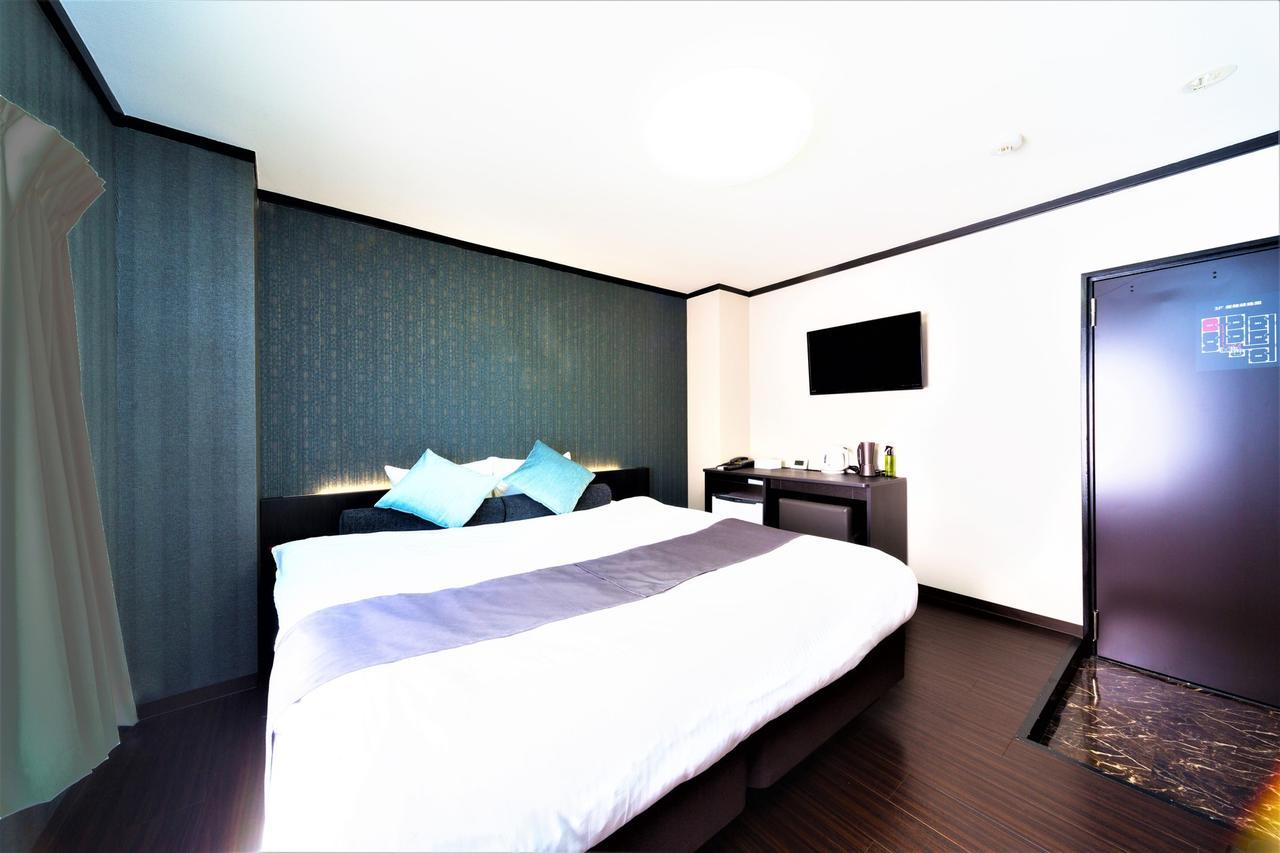 Hirakata Crystal Hotel Exterior photo